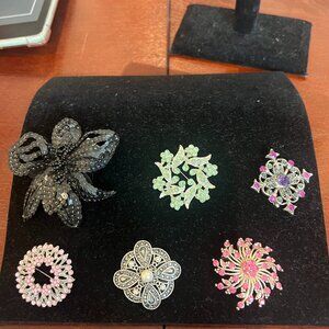 Lot of 6 Women's Pin Back Brooches Multicolor Flower Beaded Stone Design
